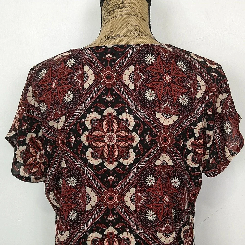Maurices Blouse Women Small Burgundy Medallion Floral Boho Button V-Neck Top